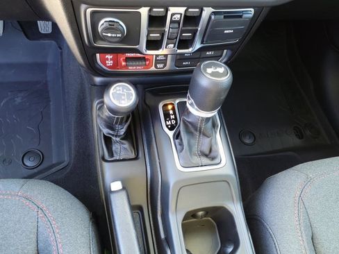 New 2025 Jeep Wrangler Unlimited Rubicon image 15