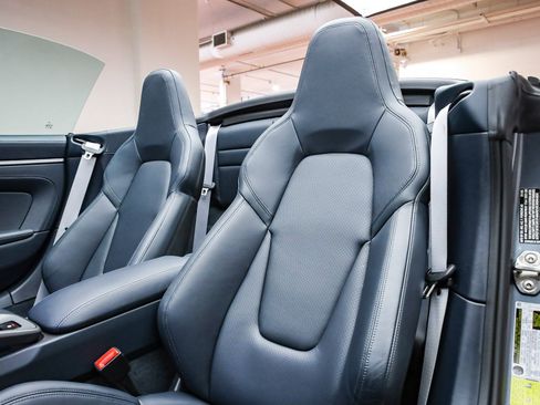 Used 2025 Porsche 911 Carrera image 6