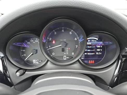 Certified 2025 Porsche Macan image 27