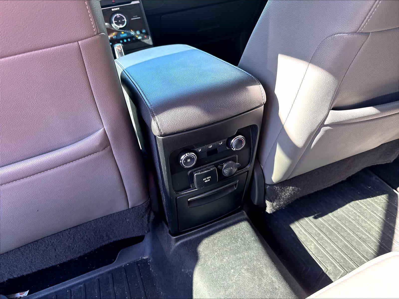 Used 2018 Ford Flex Limited w/ Equipment Group 303A AWD/4WD image 12