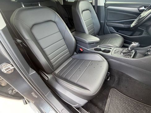 Used 2023 Volkswagen Jetta SE FWD image 24