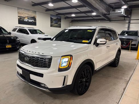 Used 2020 Kia Telluride SX w/ SX Prestige Package AWD/4WD image 3
