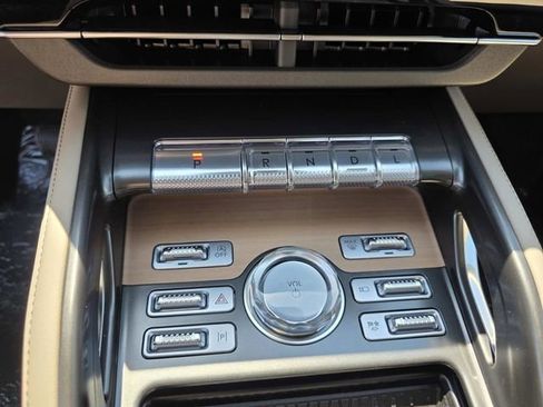 New 2025 Lincoln Nautilus Reserve image 11