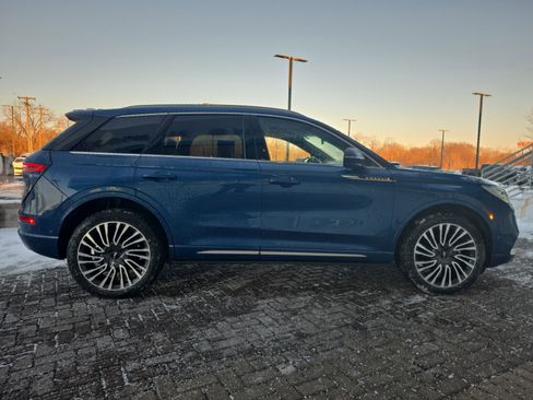 Used 2021 Lincoln Corsair Reserve w/ Equipment Group 201A image 6