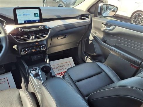 Used 2022 Ford Escape SEL image 11