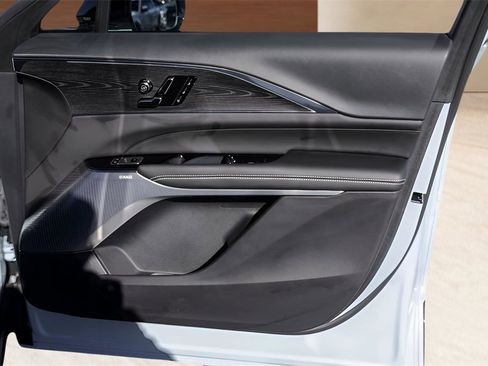 Used 2024 Cadillac Lyriq Sport image 26