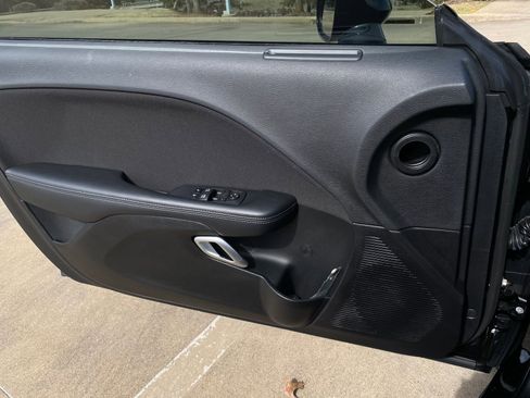 Used 2022 Dodge Challenger R/T image 23