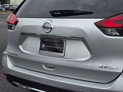 Used 2020 Nissan Rogue SV image 13