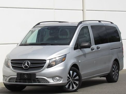 Used 2023 Mercedes-Benz Metris Passenger image 1