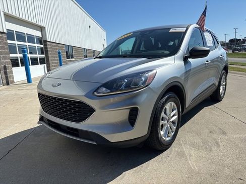 Certified 2022 Ford Escape SE w/ Cold Weather Package image 4