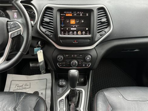 Used 2015 Jeep Cherokee Trailhawk w/ Leather Interior Group image 16