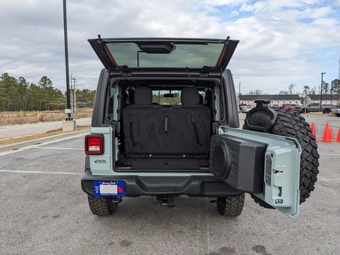 Used 2023 Jeep Wrangler Willys image 36