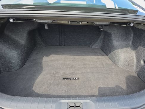 Used 2025 Nissan Altima 2.5 SV AWD/4WD image 12