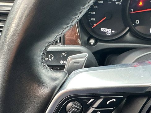 Used 2020 Porsche Macan image 32