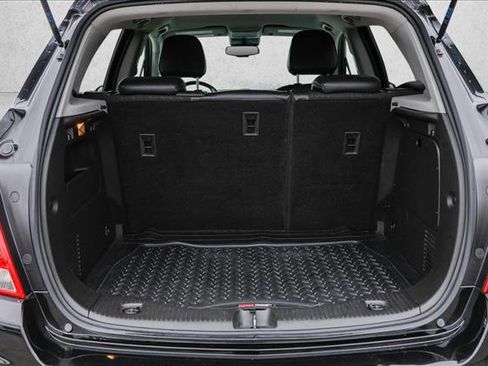 Used 2019 Chevrolet Trax LT w/ LT Convenience Package image 24