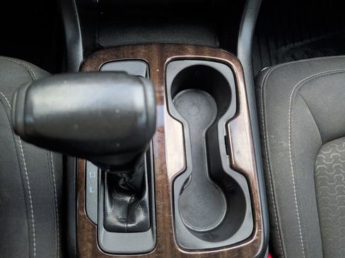 Used 2018 GMC Canyon SLE w/ SLE Convenience Package image 11