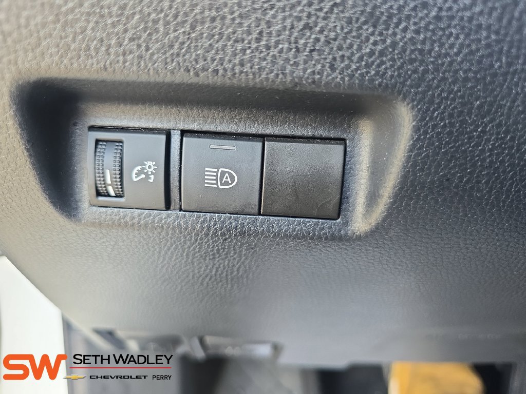 Used 2021 Toyota RAV4 LE FWD image 24
