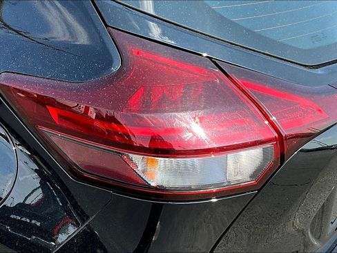 Used 2021 Nissan Kicks S image 22