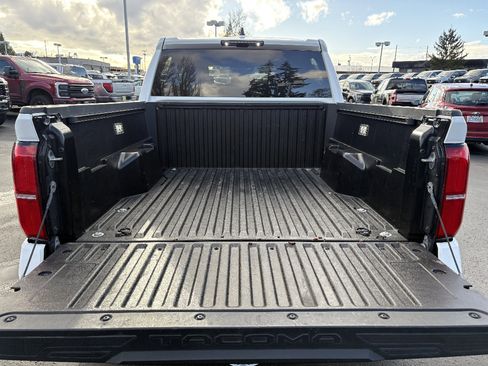 Used 2024 Toyota Tacoma TRD Off-Road AWD/4WD image 9