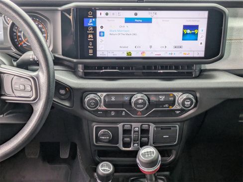 Used 2025 Jeep Wrangler Sport image 18