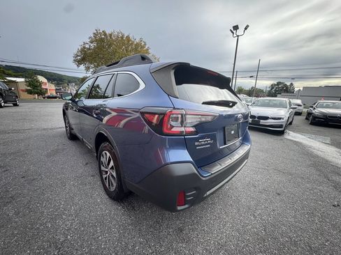 Used 2022 Subaru Outback Premium image 4