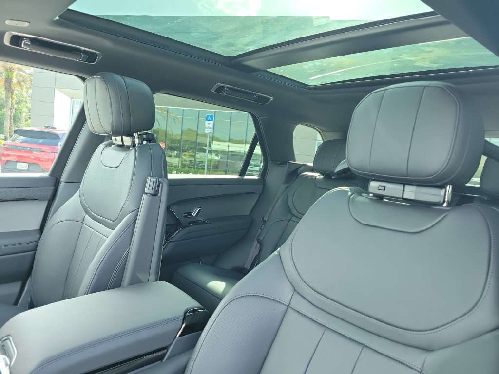 New 2027 Land Rover Range Rover Sport SE AWD/4WD image 25
