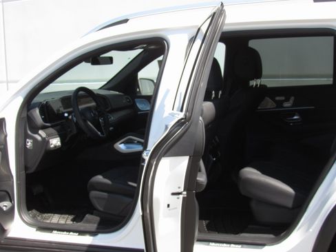 New 2025 Mercedes-Benz GLS 450 4MATIC image 12
