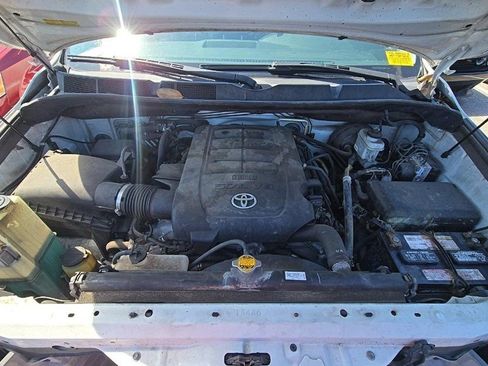 Used 2015 Toyota Sequoia SR5 AWD/4WD image 14