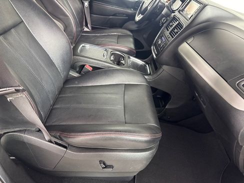 Used 2018 Dodge Grand Caravan GT image 24