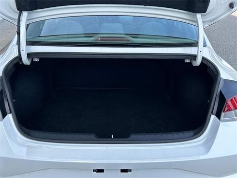 Certified 2022 Hyundai Elantra SEL w/ Cargo Package image 12