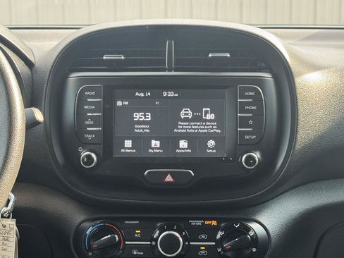 Used 2020 Kia Soul S FWD image 17