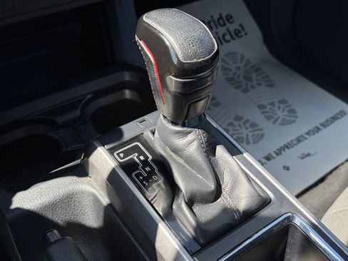Used 2016 Toyota Tacoma SR5 RWD image 5