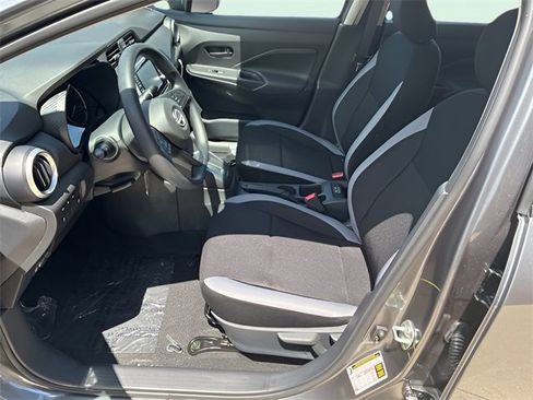 Used 2025 Nissan Versa S w/ Trunk Package image 8