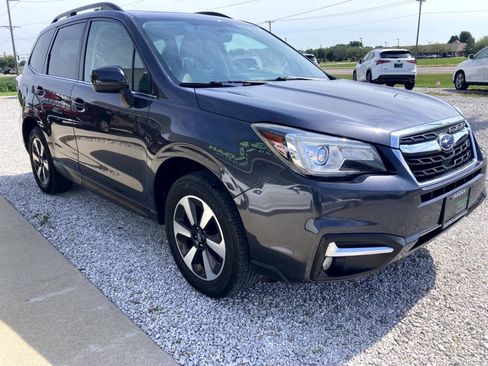 Used 2017 Subaru Forester 2.5i Limited AWD/4WD image 4