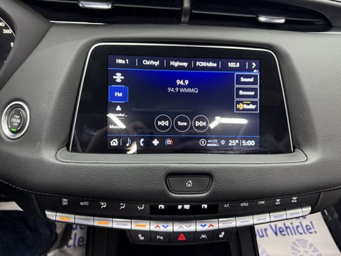 Used 2023 Cadillac XT4 Premium Luxury image 19