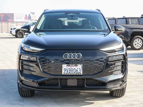Used 2025 Audi Q6 e-tron Premium w/ Convenience Package image 2