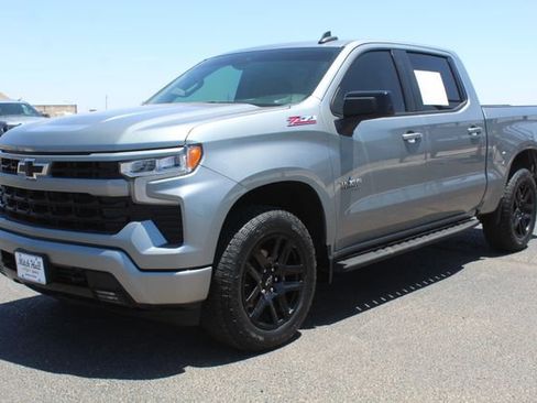 Used 2023 Chevrolet Silverado 1500 RST w/ Z71 Off-Road Package AWD/4WD image 9