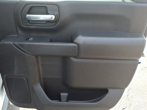 Used 2023 Chevrolet Silverado 2500 Custom w/ Custom Convenience Package image 18