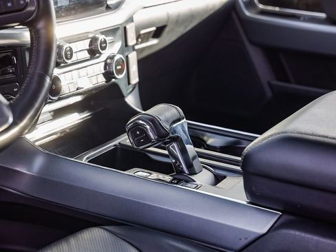 Used 2022 Ford F150 Lariat w/ Trailer Tow Package image 20