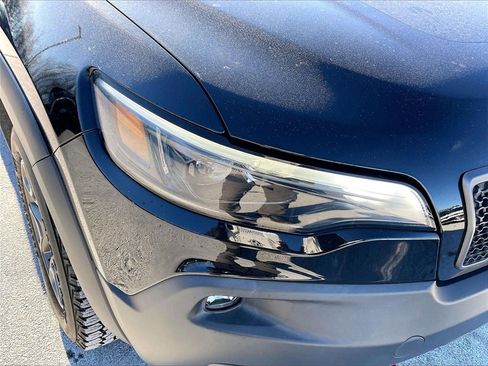 Used 2022 Jeep Cherokee Trailhawk w/ Premium Leather Package image 29