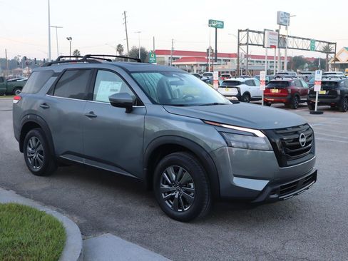 New 2025 Nissan Pathfinder SV w/ SV Premium Package image 12