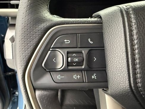 New 2025 Toyota 4Runner SR5 image 12