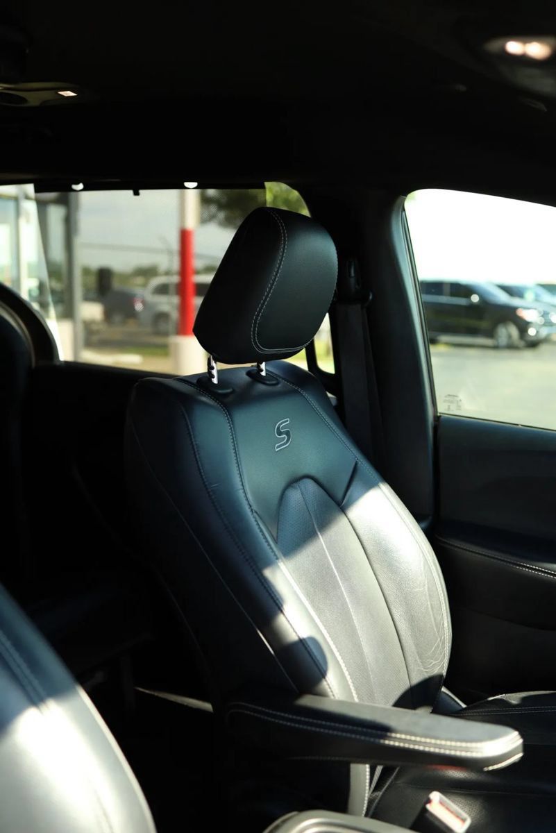 Used 2019 Chrysler Pacifica Touring-L w/ Advanced Safetytec Group FWD image 47