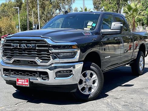 Certified 2025 RAM 2500 Big Horn AWD/4WD image 2