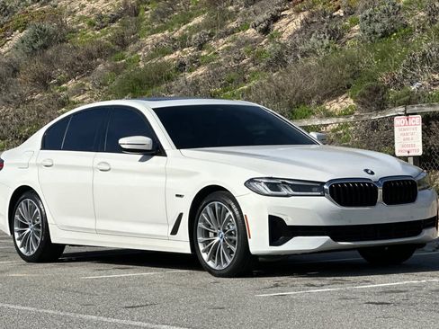 Certified 2023 BMW 530e 530e w/ Convenience Package image 6