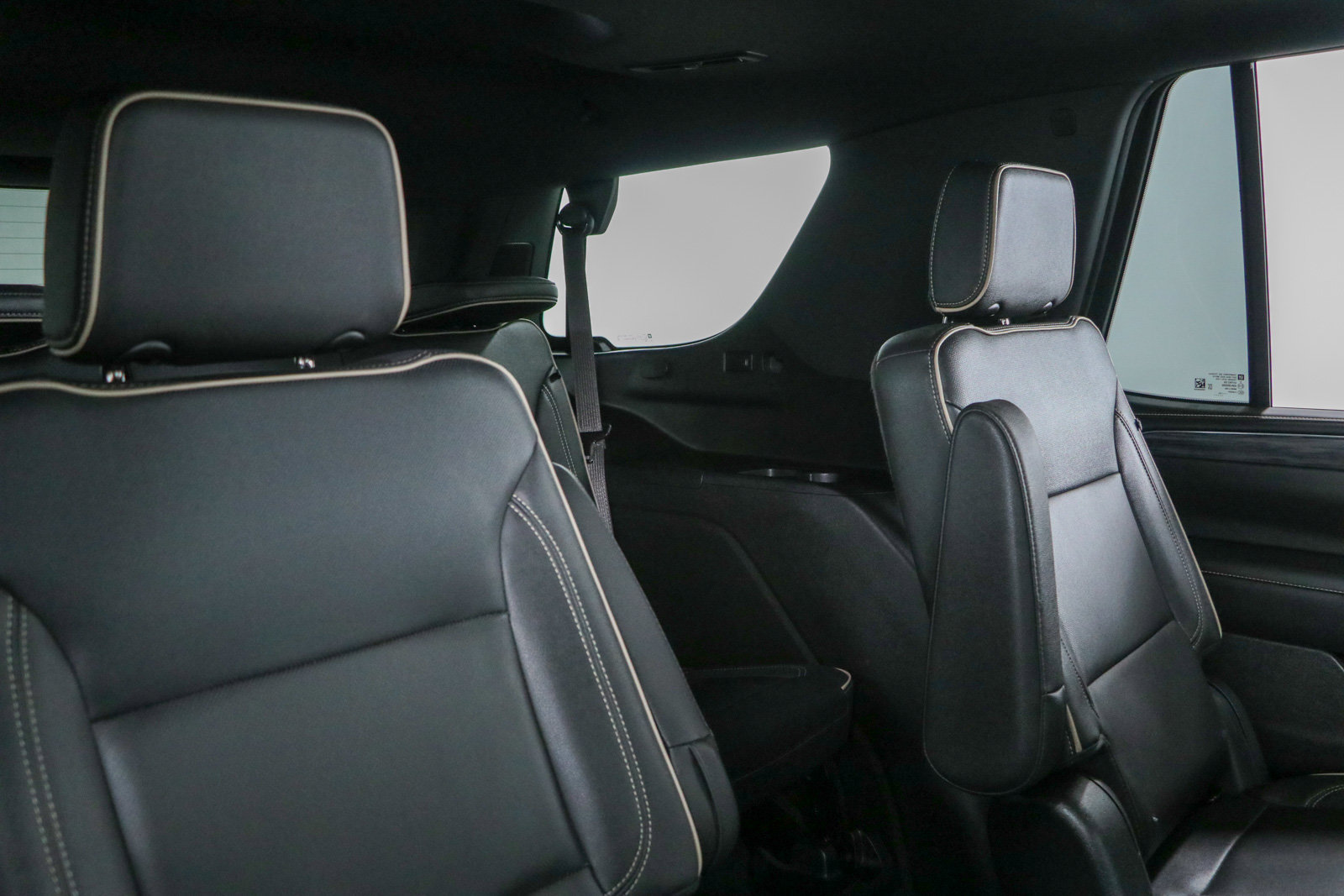 Used 2023 GMC Yukon SLT w/ SLT Premium Package AWD/4WD image 32