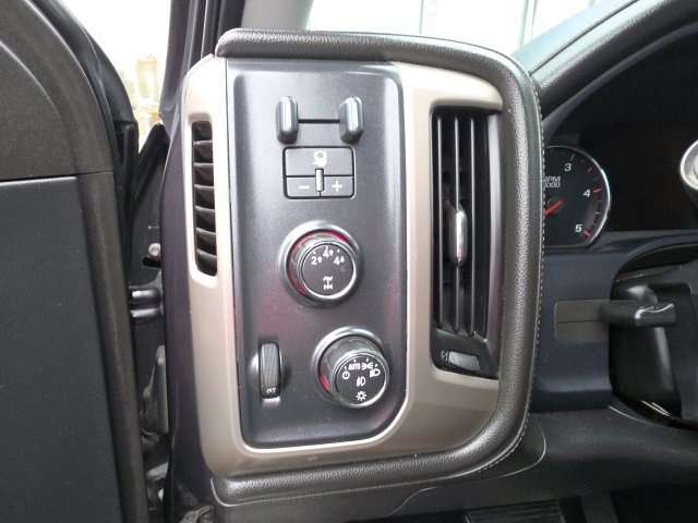 Used 2015 GMC Sierra 2500 Denali w/ Duramax Plus Package AWD/4WD image 16