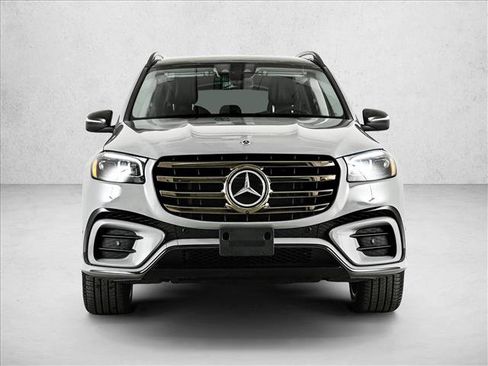 Used 2026 Mercedes-Benz GLS 450 4MATIC image 2