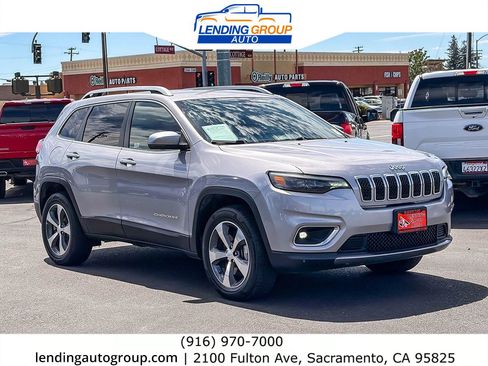 Used 2019 Jeep Cherokee Limited AWD/4WD image 5