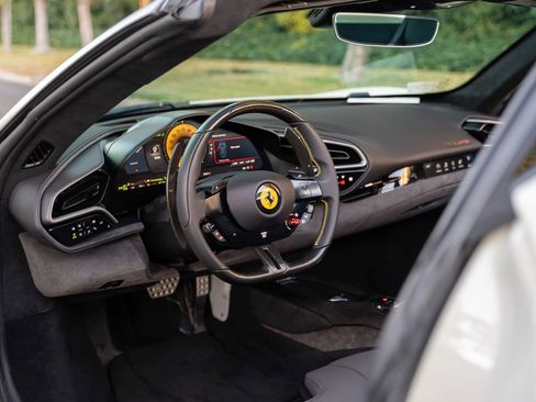 Used 2023 Ferrari 296 GTS RWD image 19